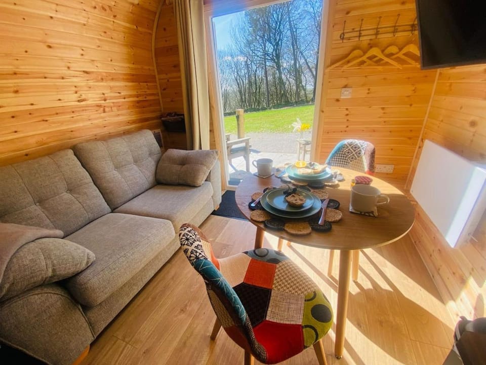 Quiet Woodland Cabin & Nature Cabin in High Peak District