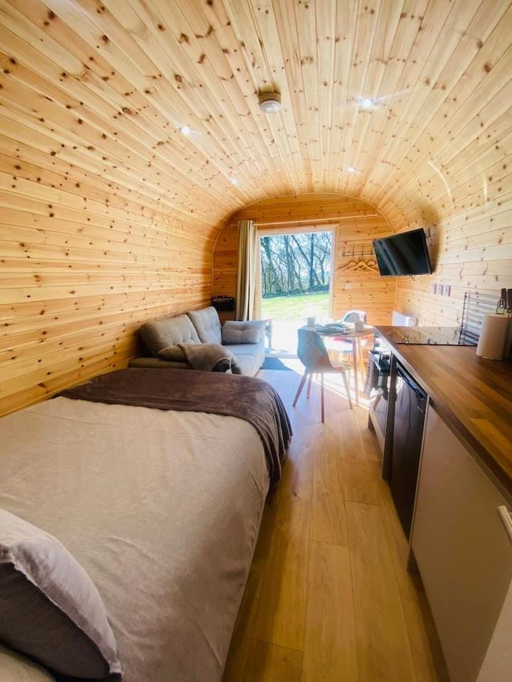 Quiet Woodland Cabin & Nature Cabin in High Peak District