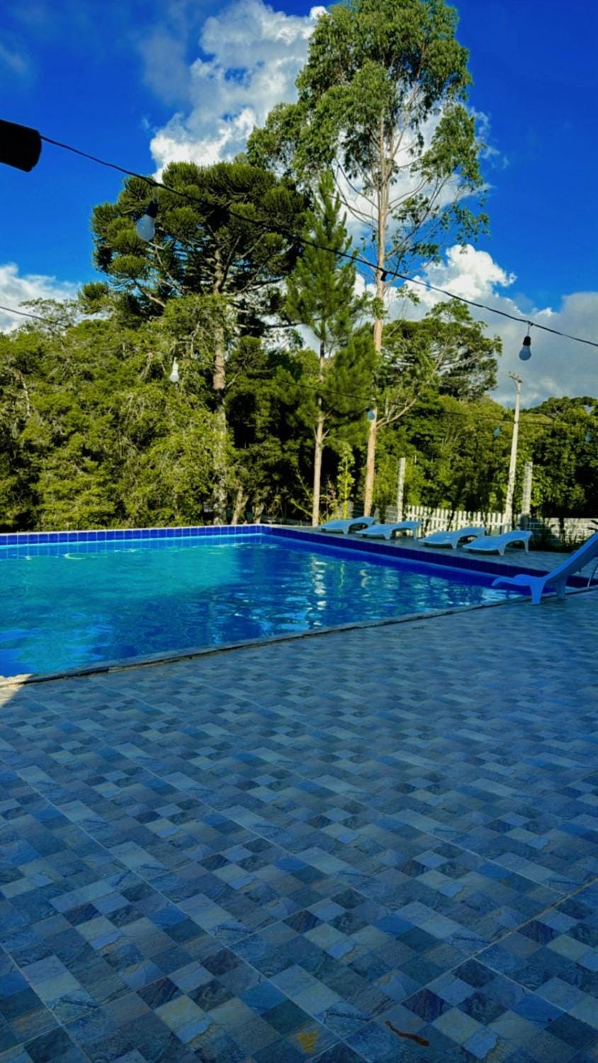 Suite Piscina térmica e Banheira Jacuzzi a 20km de Ctba Apartment in State of Paraná