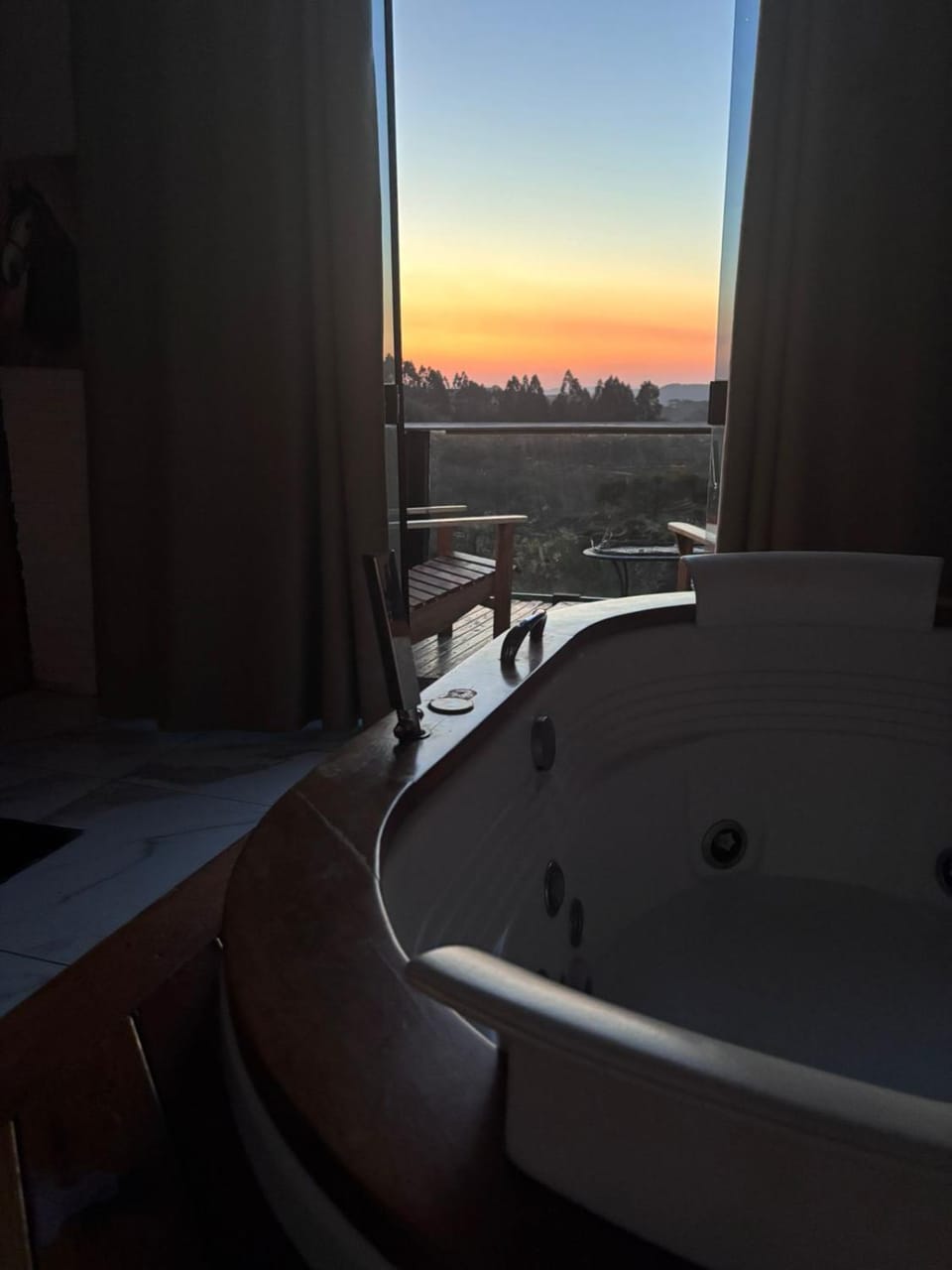Suite Piscina térmica e Banheira Jacuzzi a 20km de Ctba Apartment in State of Paraná