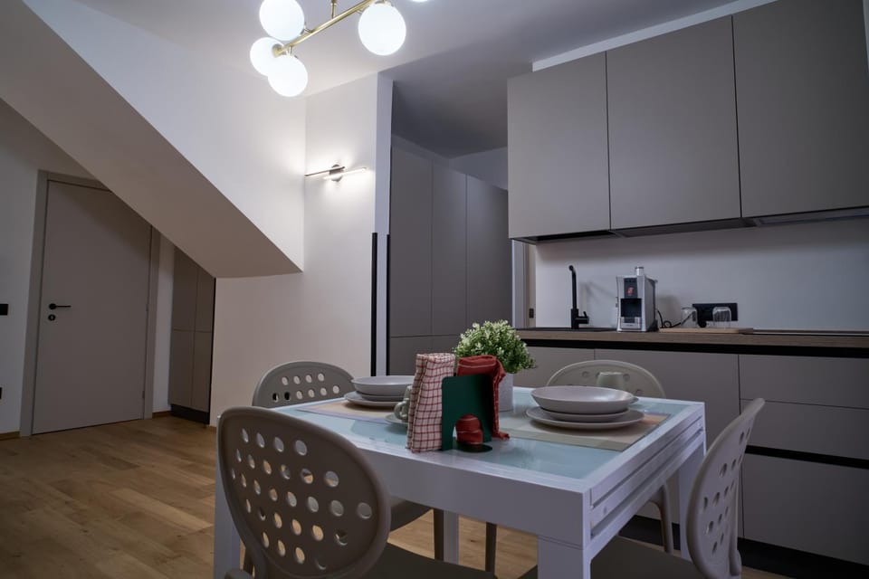 Kitchen or kitchenette, Food and drinks, Dining area, Food, dishwasher, kitchen