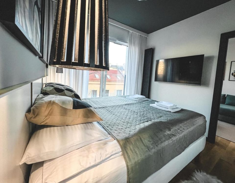 Bed, TV and multimedia, Photo of the whole room, Evening entertainment, Bedroom