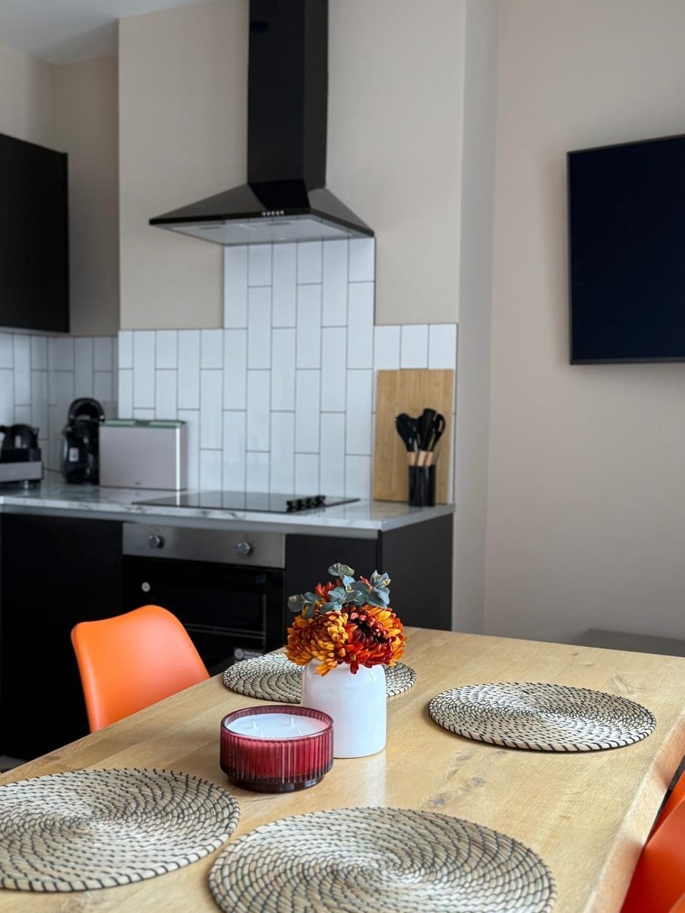 Stylish and Bright 2 Bedroom Flat Free Parking Apartment in Wallasey