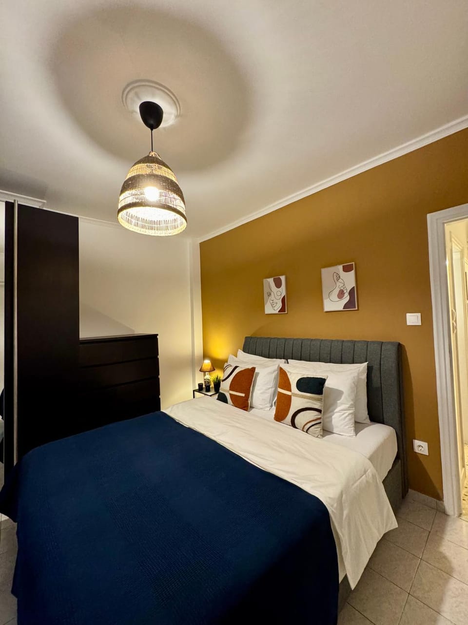 Bed, Photo of the whole room, Bedroom