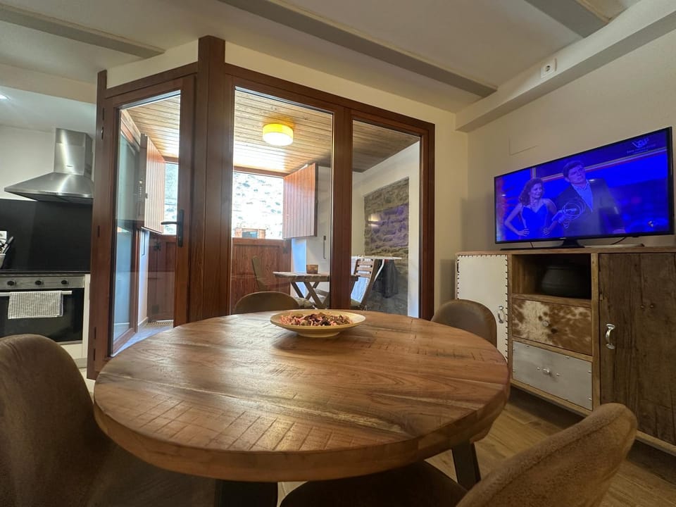 TV and multimedia, Dining area