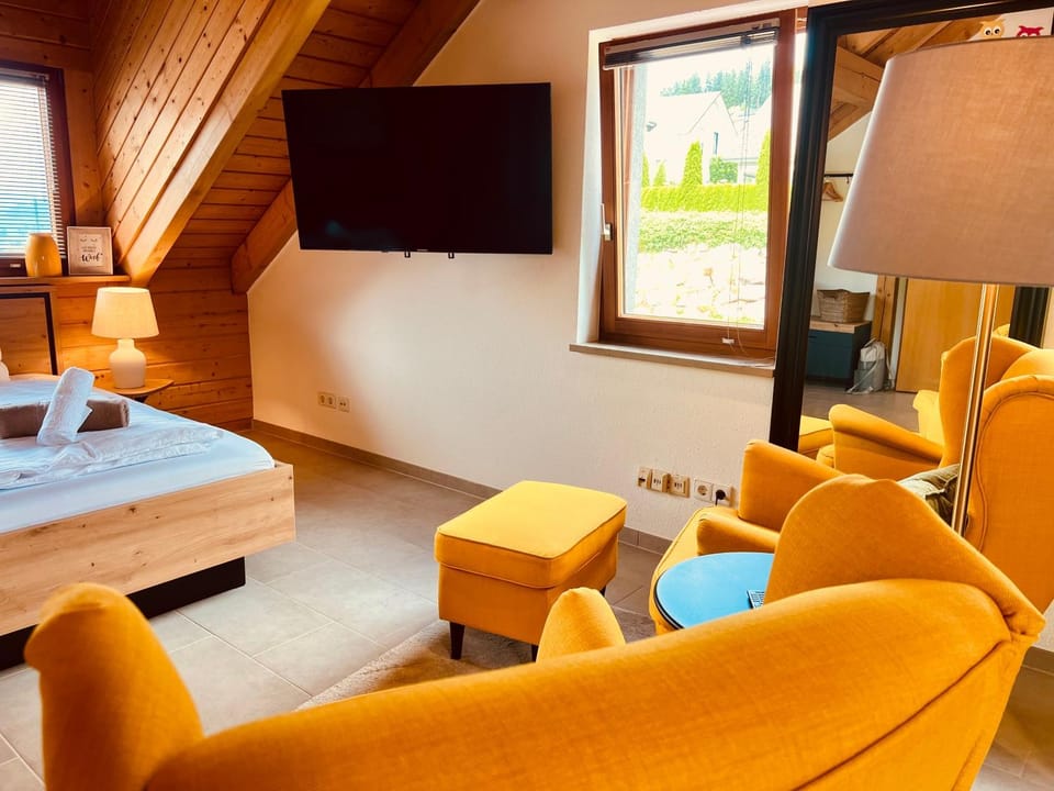 TV and multimedia, Seating area, Evening entertainment