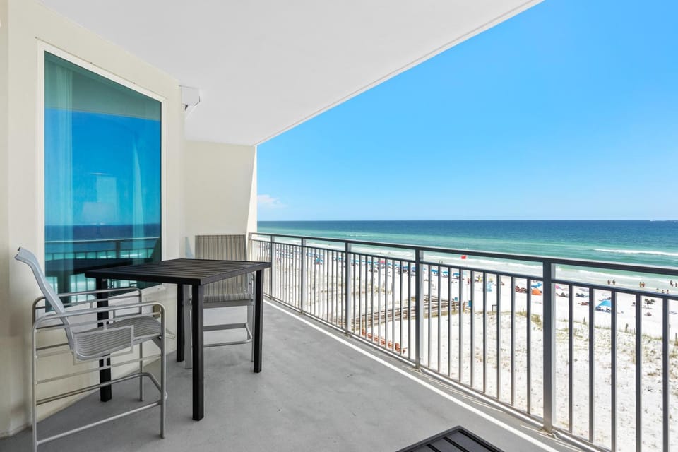 Blu 502 - Luxury Beachfront - 3 Master Suites - Amazing Oceanfront Views - Free Beach Svc Apartment in Okaloosa Island