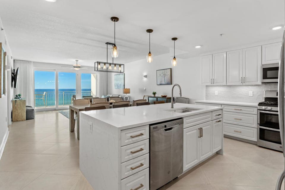 Blu 603 - Oceanfront Gem - Free Beach Service Apartment in Okaloosa Island