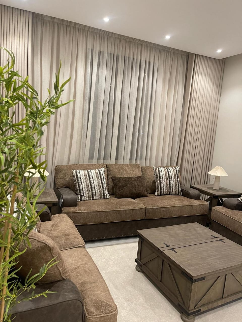 شقة فندقيه مؤثثه بالعوالي الرياض غرفتين وصالتين ومطبخ وسطح روماني وبلكونه Apartment in Riyadh