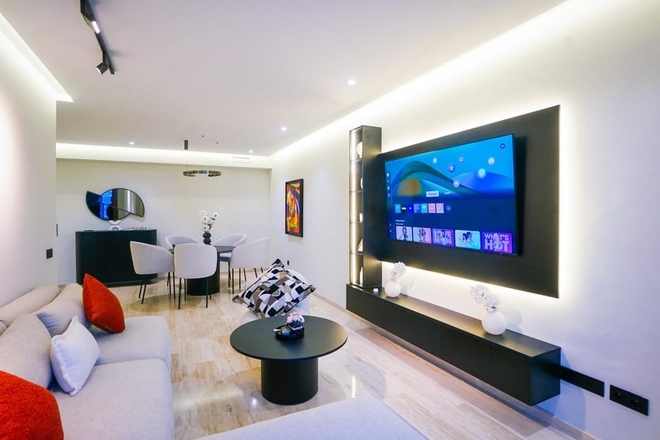 Communal lounge/ TV room