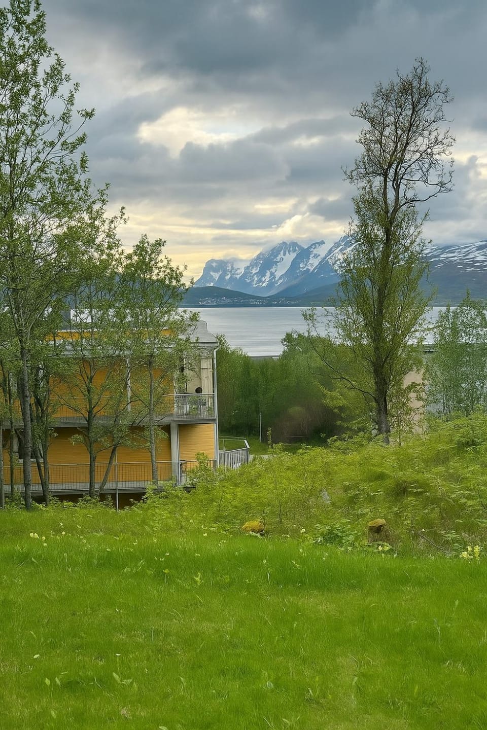 Spring, Garden view, Mountain view
