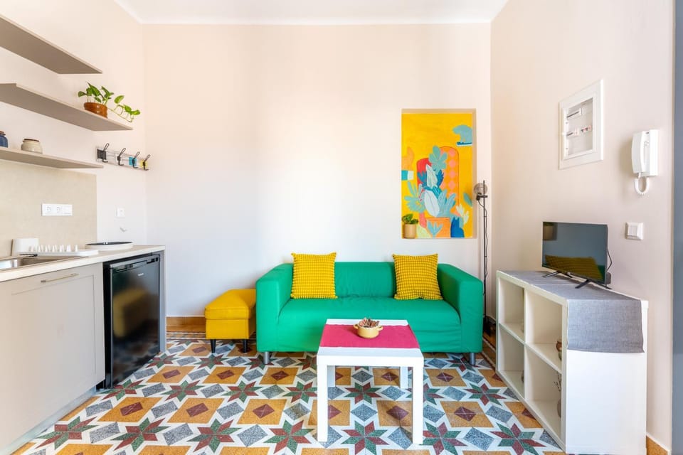 Seating area, kitchen