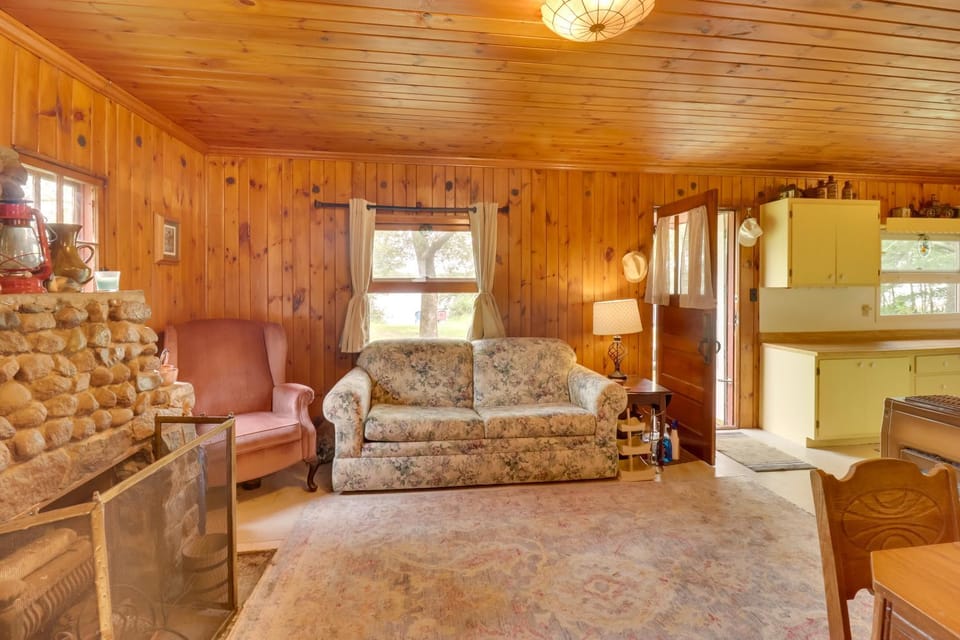 Pet-Friendly Lakeside Cabin w/ Dock & Fire Pit Cabin in Minnesota