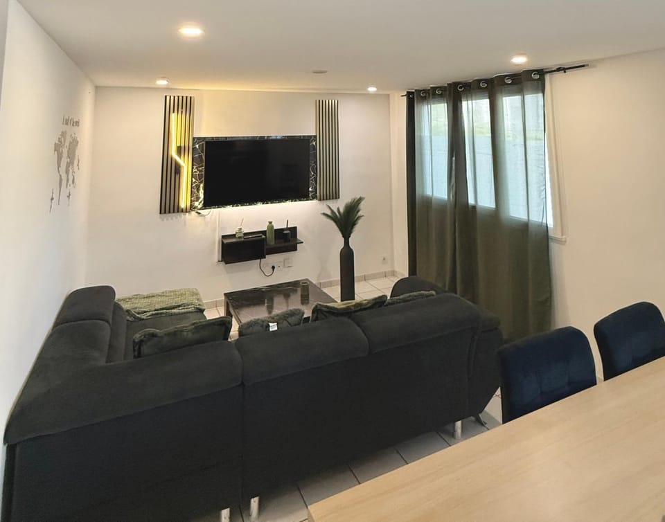 Appartement moderne calme 2 chambres WIFI fibre bein sport canal foot rmc netflix GRENOBLE Apartment in Grenoble
