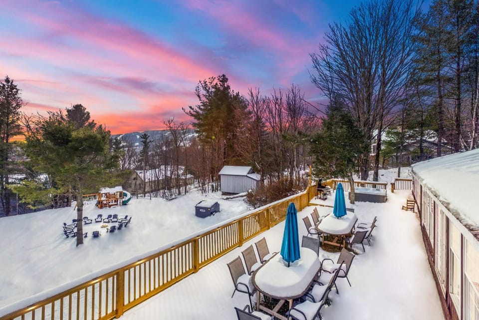 The birch House Heated Pool, Sauna, Hot Tub & More Villa in Dover