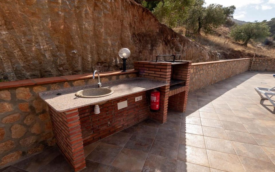 Patio, BBQ facilities