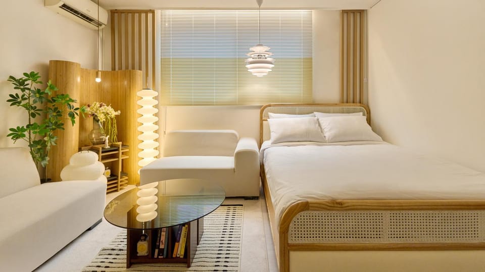 Bed, Bedroom, air conditioner