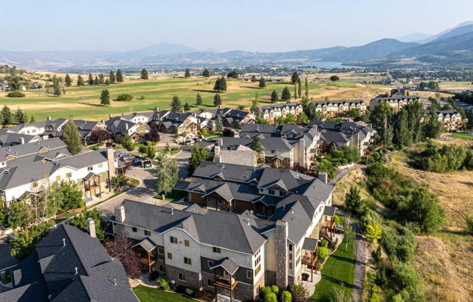 Great Eden Valley Views & Golfing Pool Game Room Sauna House in Utah