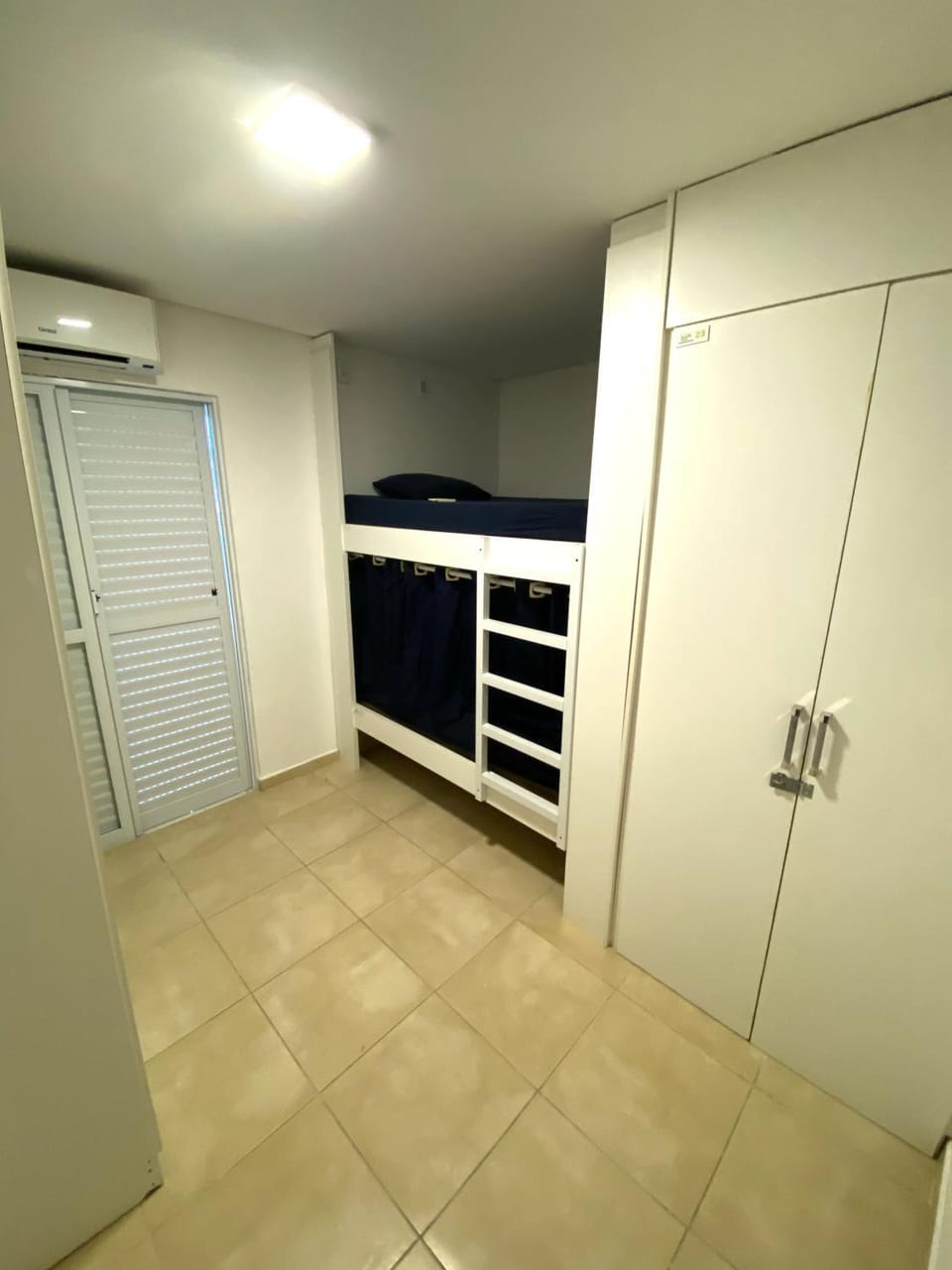 Bed, Photo of the whole room, Bedroom, wardrobe, air conditioner