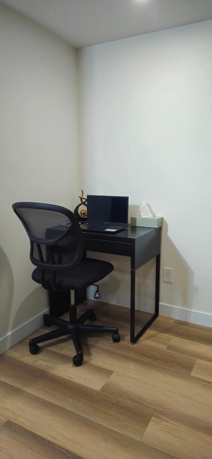 1 BR suite near WEM, with fast WiFi and Equipped kitchen Apartment in Edmonton