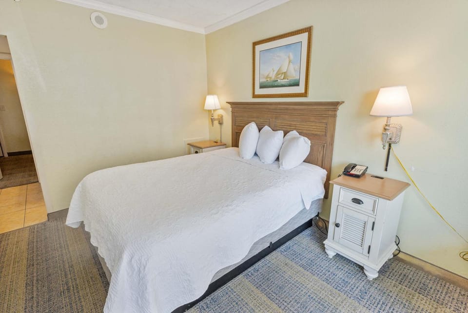 New Oceanview, Low Floor, Heated Pools! Apartment in Myrtle Beach