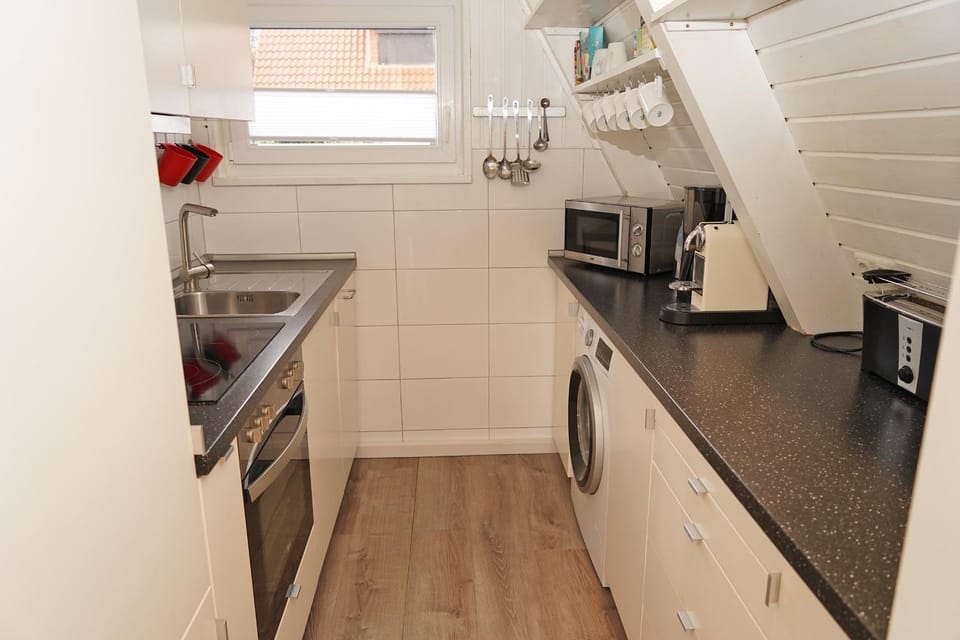 Zeltdachhaus mit Parkplatz vor der Haustür - W-LAN House in Damp