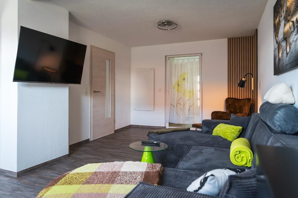 TV and multimedia, Living room, Photo of the whole room, Seating area