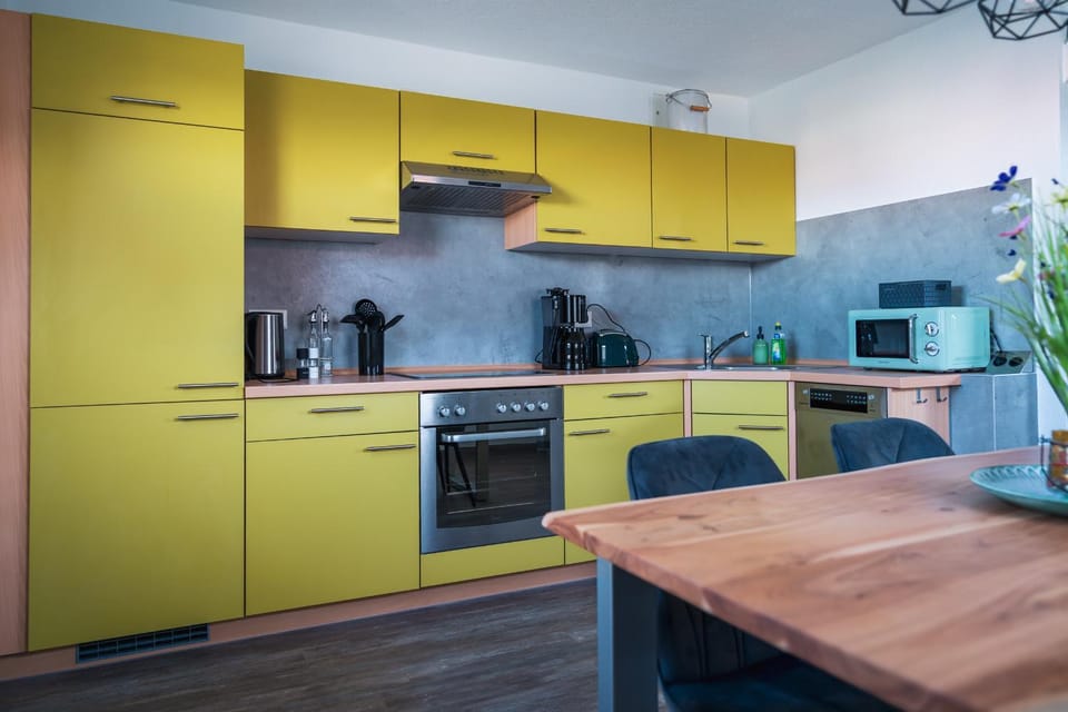 Kitchen or kitchenette, Dining area, dishwasher, oven, stove