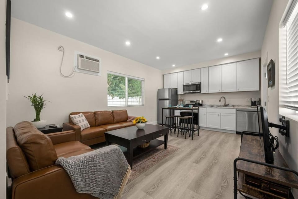 Stay on Hart House in Reseda