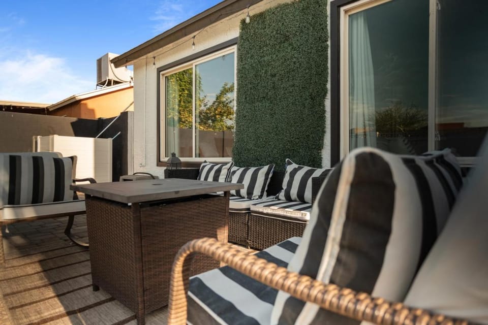 Westgate Pool & Stadium Stay House in Glendale