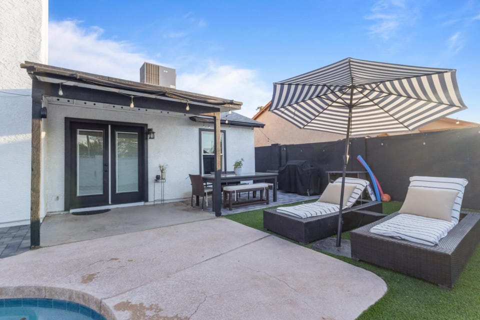 Westgate Pool & Stadium Stay House in Glendale