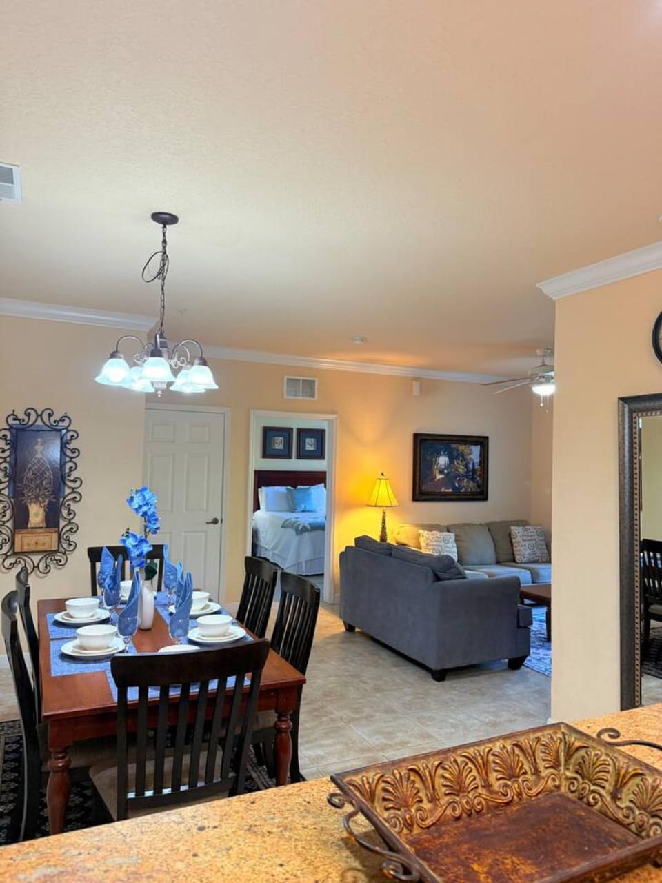 Kitchen or kitchenette, Seating area, Dining area