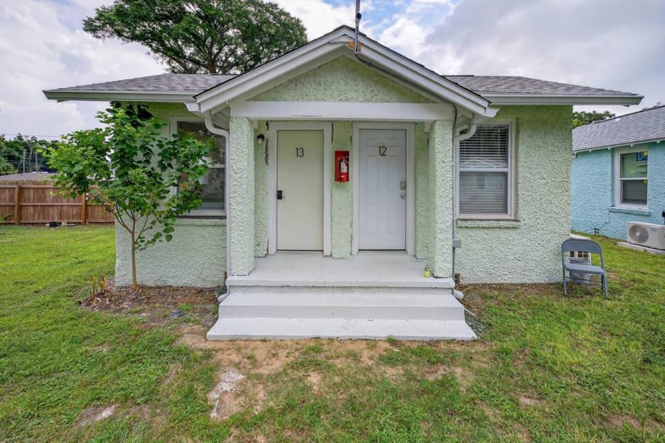 Unit 13 Cute small studio near downtown House in Alabama