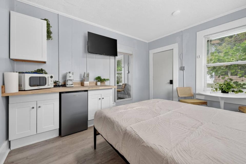 Unit 13 Cute small studio near downtown House in Alabama