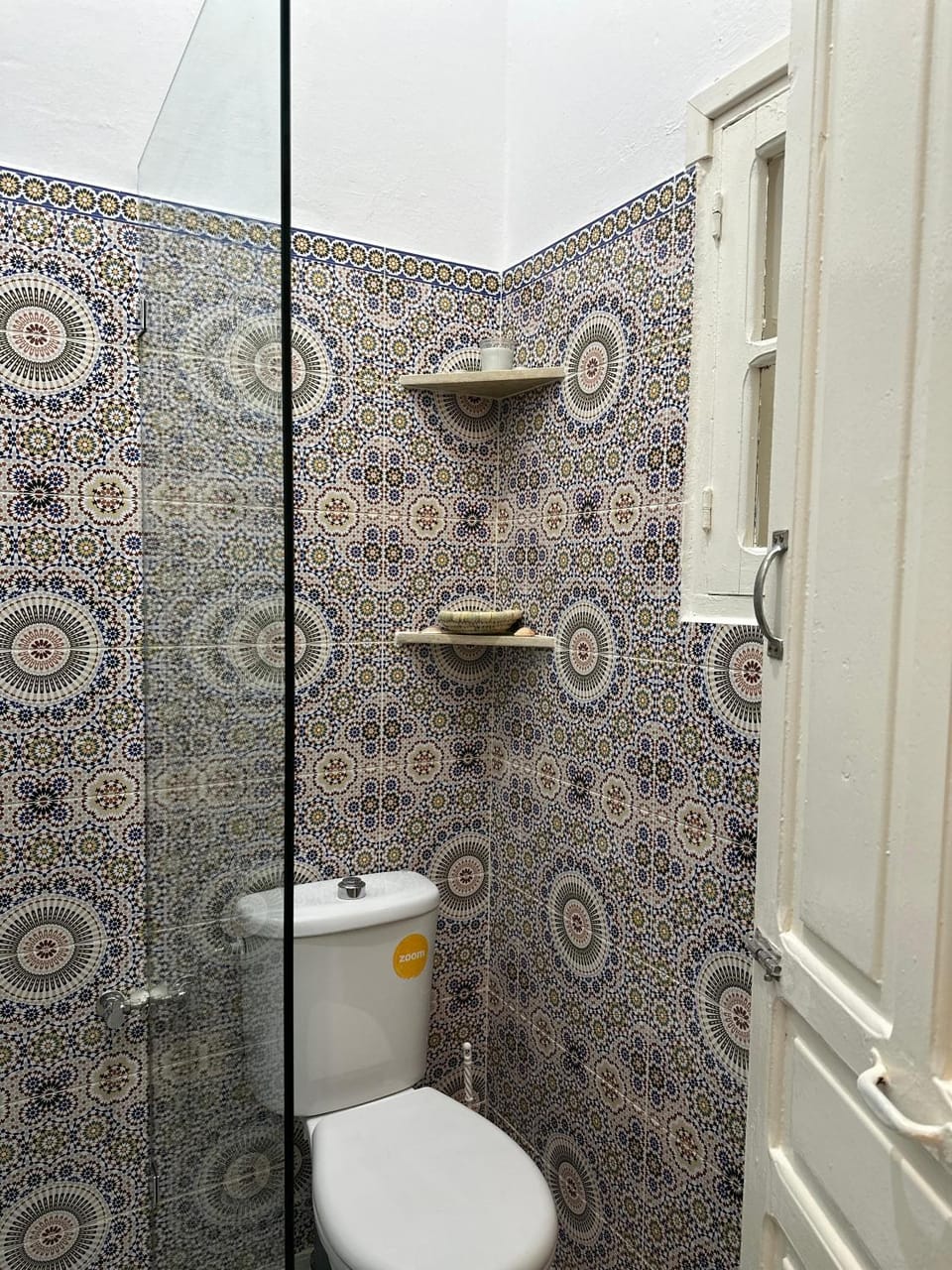 Shower, Toilet