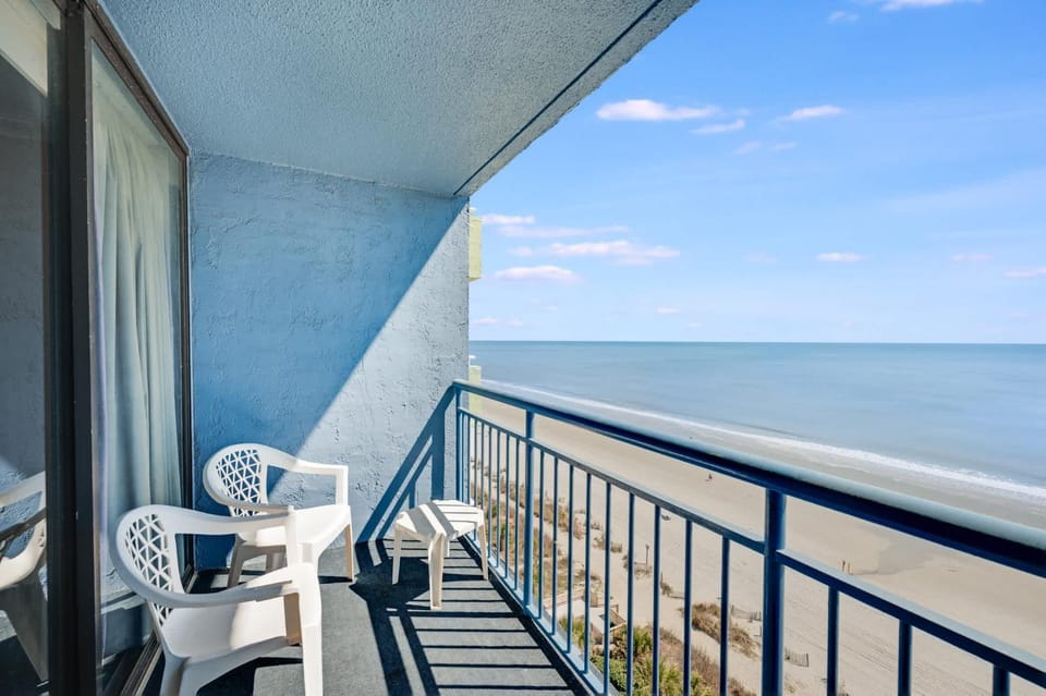 Direct Oceanfront at Coral Beach with Heated Pools Apartment in Myrtle Beach