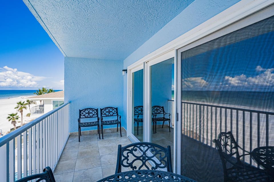 Sand Dollar 309 Apartment in Redington Shores