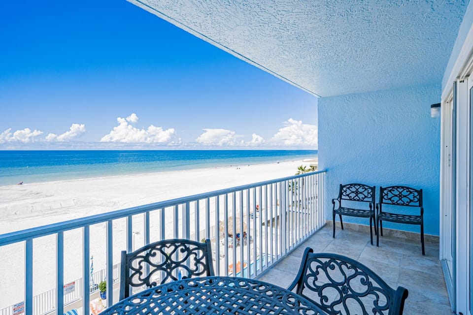 Sand Dollar 309 Apartment in Redington Shores