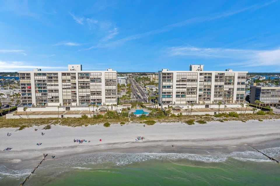Ocean Sands 1108 Apartment in Redington Beach