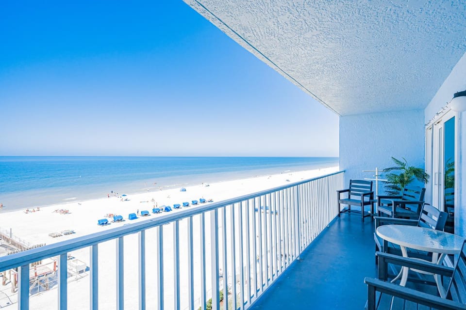 Day, Balcony/Terrace, Seating area, Beach, Sea view, furniture