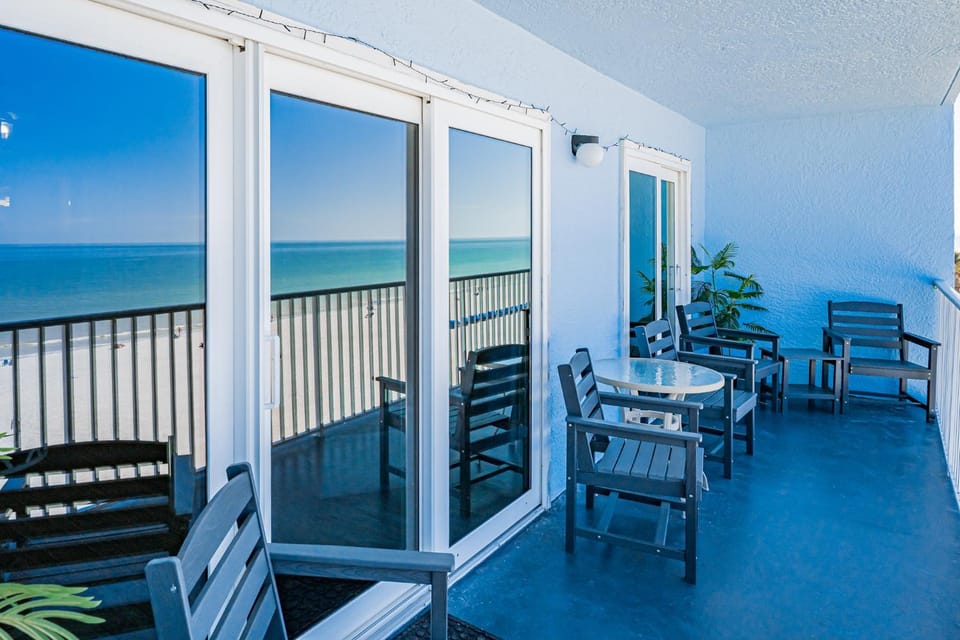Day, Balcony/Terrace, Seating area, Sea view, furniture