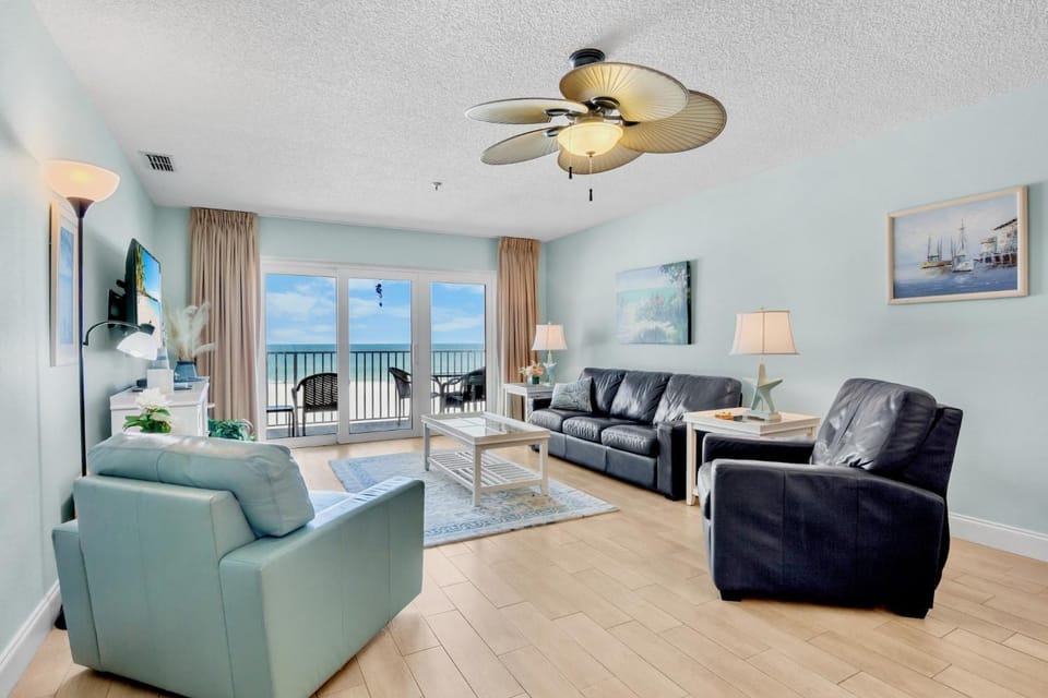 Day, TV and multimedia, Balcony/Terrace, Living room, Sea view, furniture, towels