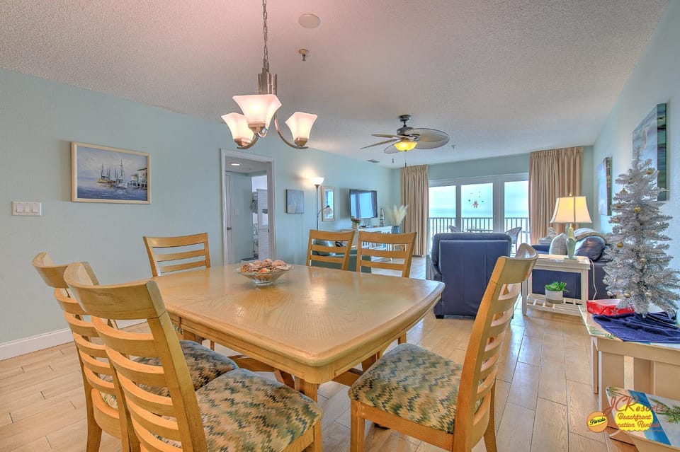 Sea Breeze 207 Apartment in Madeira Beach