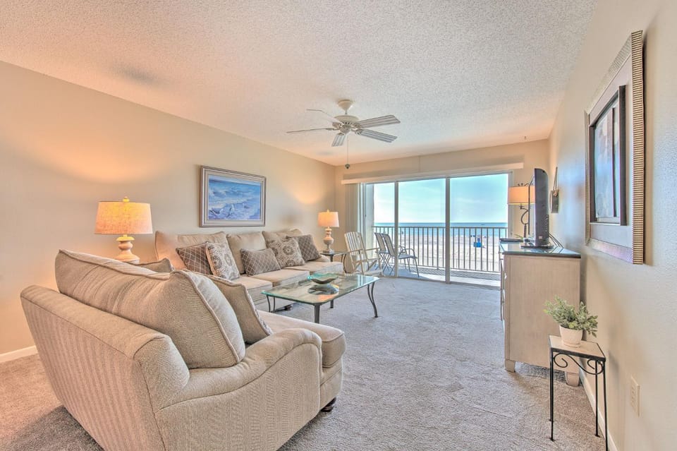 TV and multimedia, Balcony/Terrace, Living room, Seating area, Sea view, furniture
