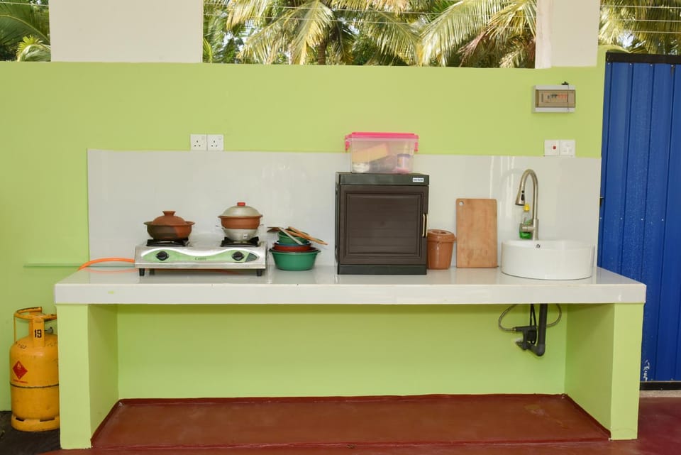 Coffee/tea facilities, Kitchen or kitchenette, Kitchen or kitchenette, Food and drinks, oven