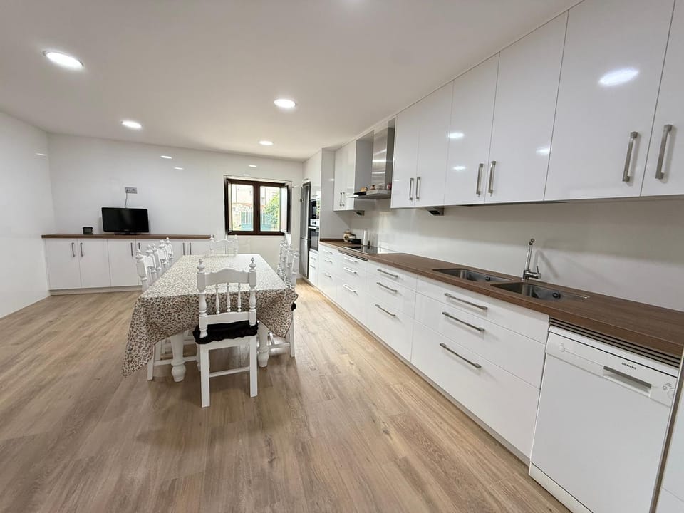 Casa Aldea de Piñeiro, Turismo Rural Padrón by URent House in Galicia