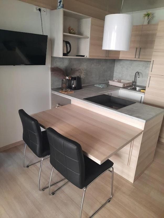 TV and multimedia, Kitchen or kitchenette, Dining area, minibar