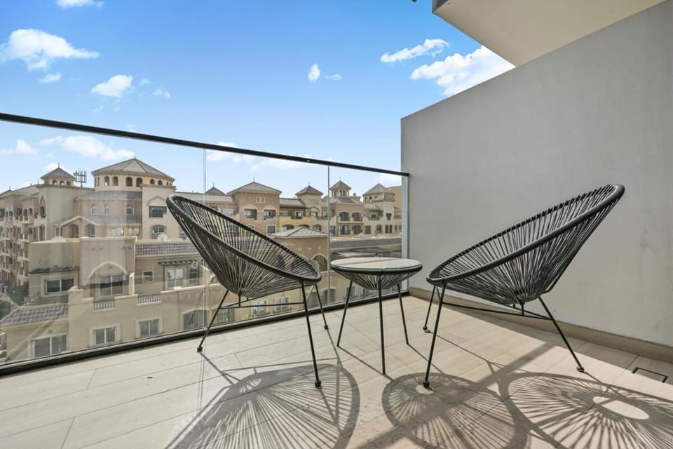 Golden Stays - Binghatti Crescent I Cozy 1BR Retreat I Pool & Gym I JVC Dubai Apartment in Dubai