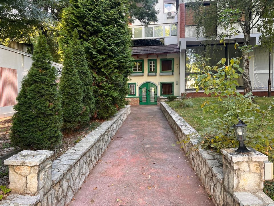 Property building, Day, Garden