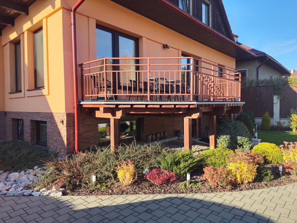 Property building, Day, View (from property/room), Balcony/Terrace
